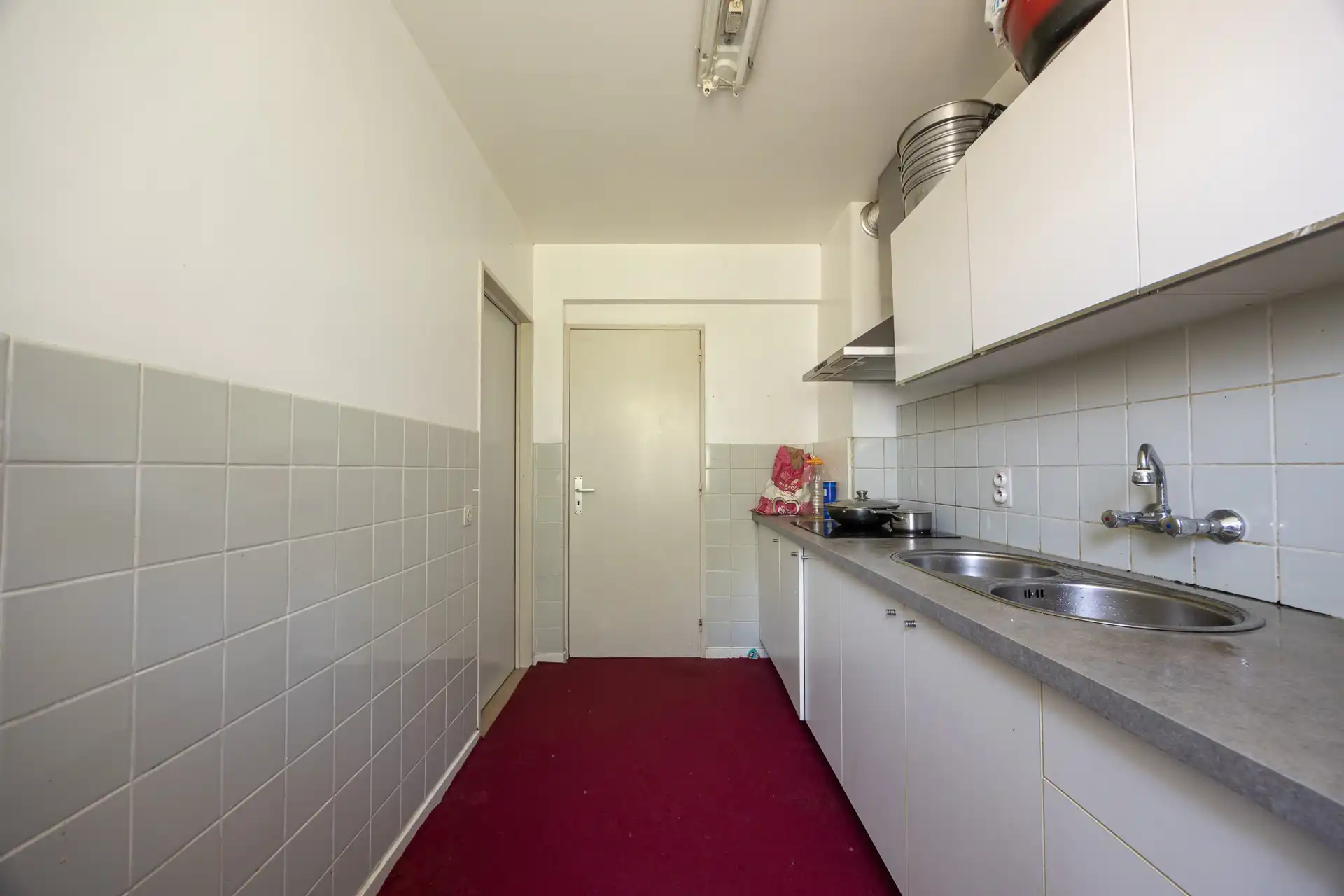 Instapklaar appartement met 3 slaapkamers, terras en kelder foto 6