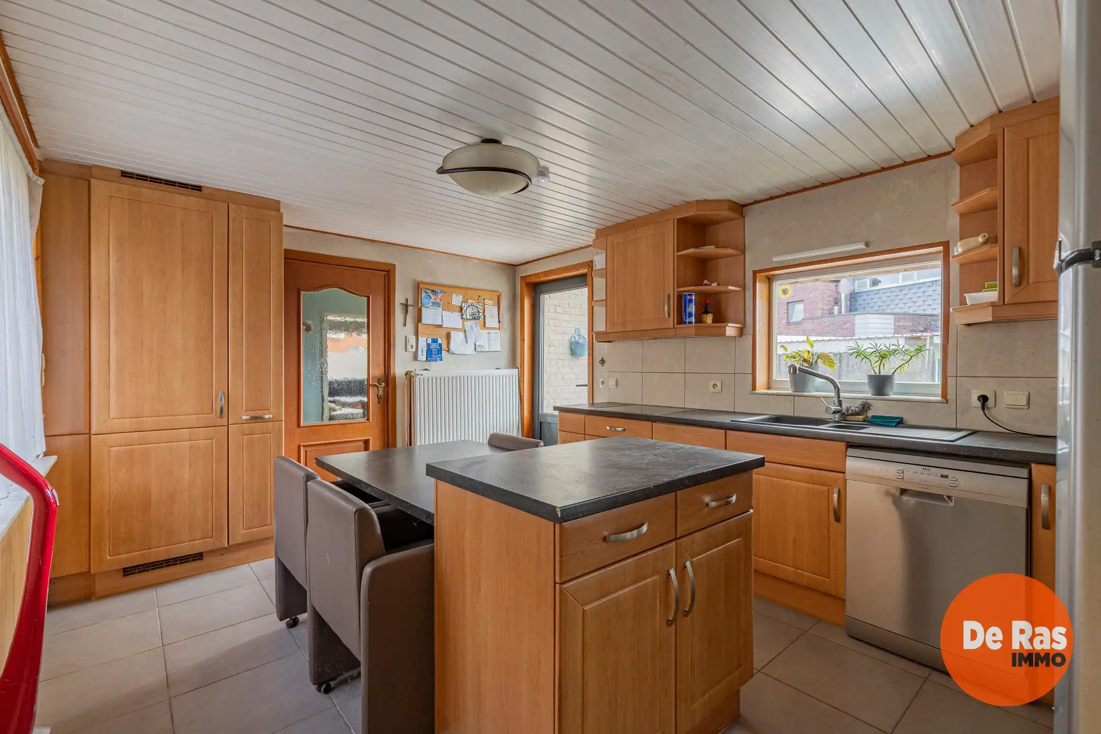 DENDERHOUTEM - Op te frissen woning op uitstekende locatie foto 9