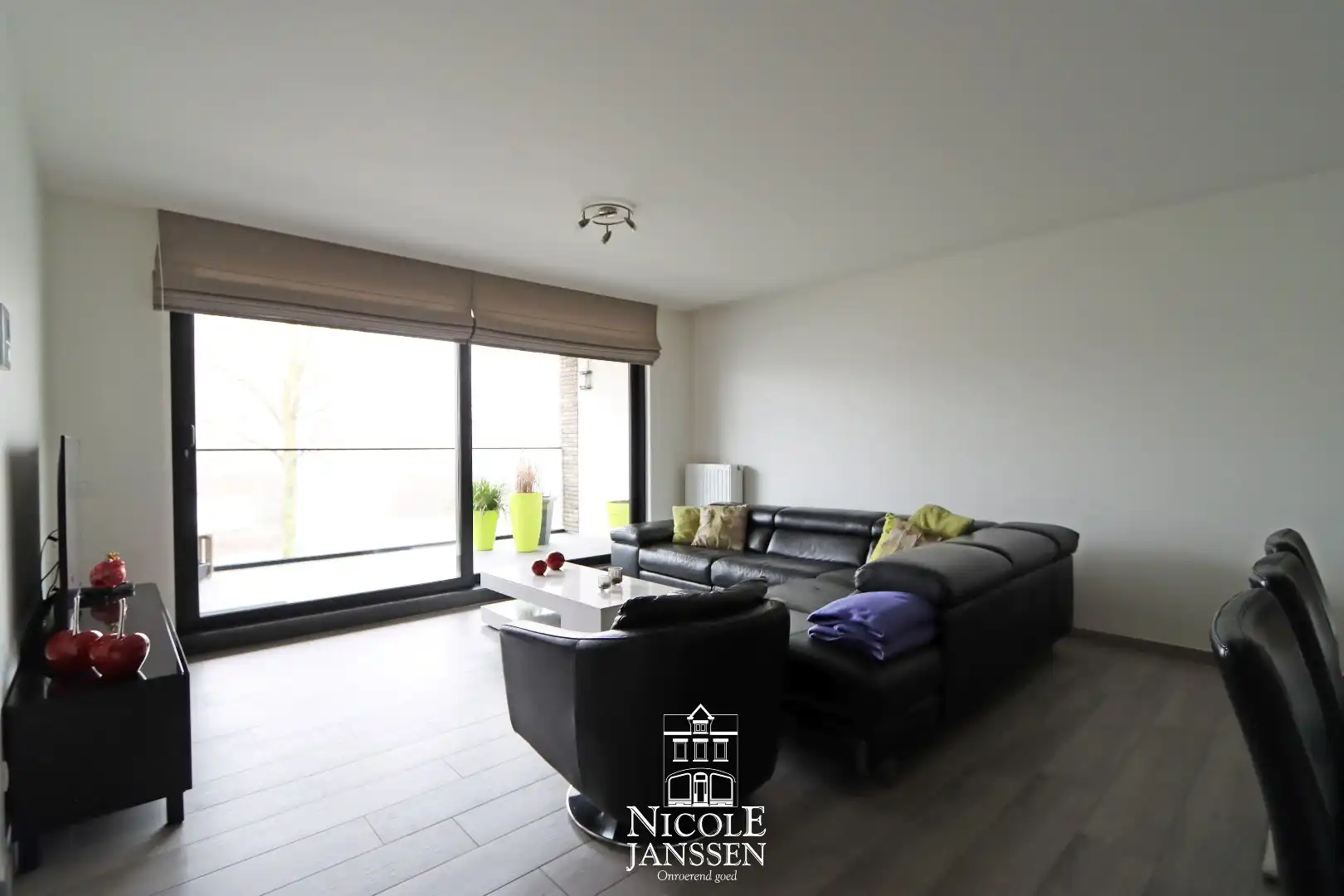 Schitterend appartement met drie slaapkamers, terras en autostandplaats foto 4