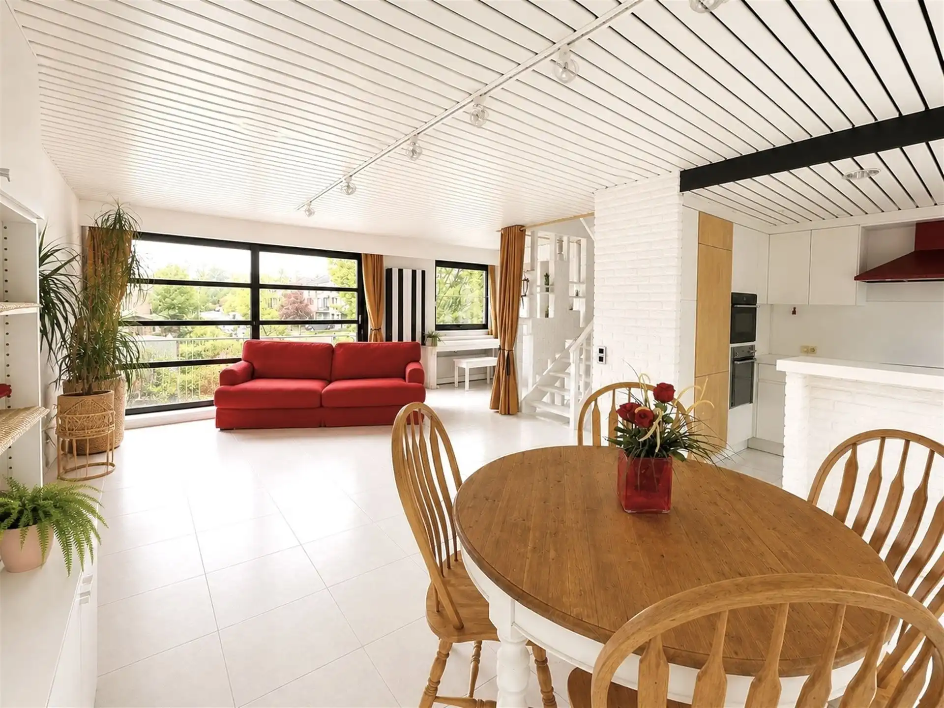 Woning gelegen in een oase van rust en natuur! foto 2