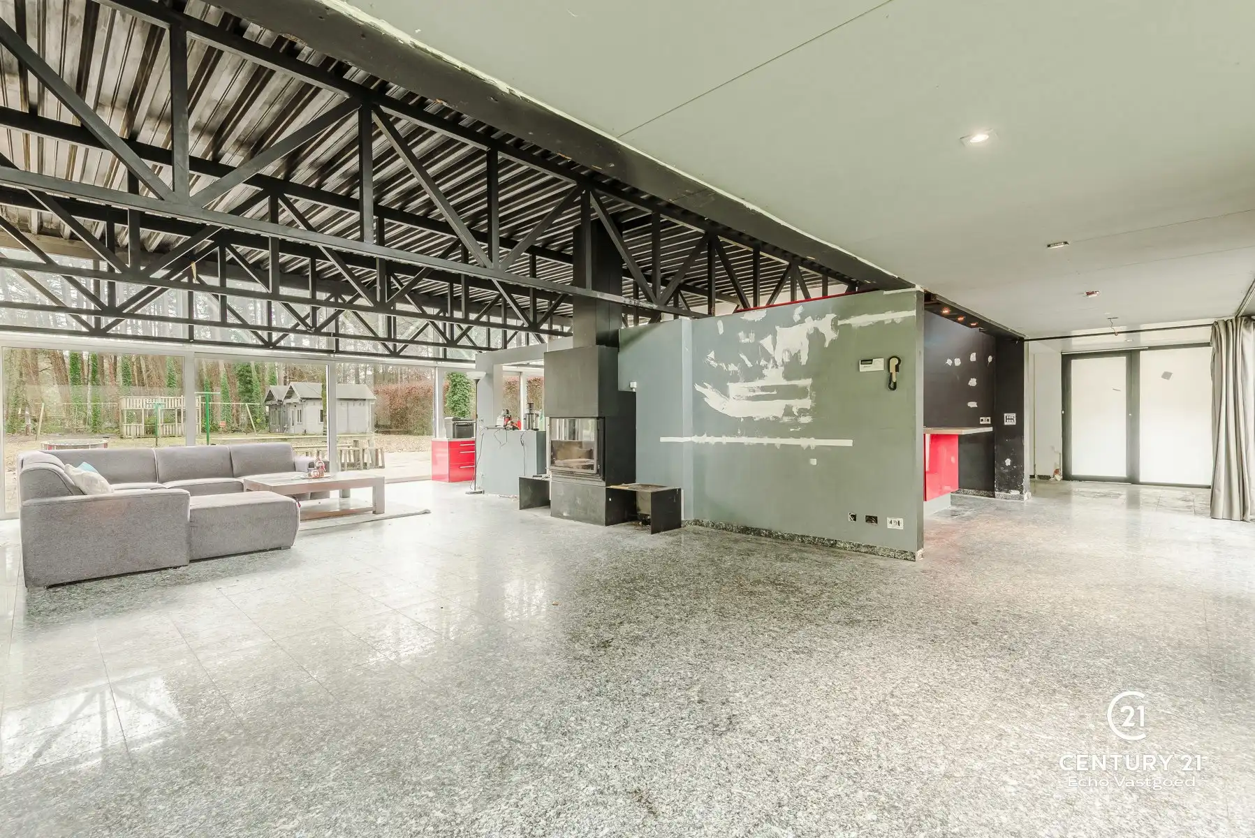 Unieke te renoveren villa in villawijk “De Lint” foto 12