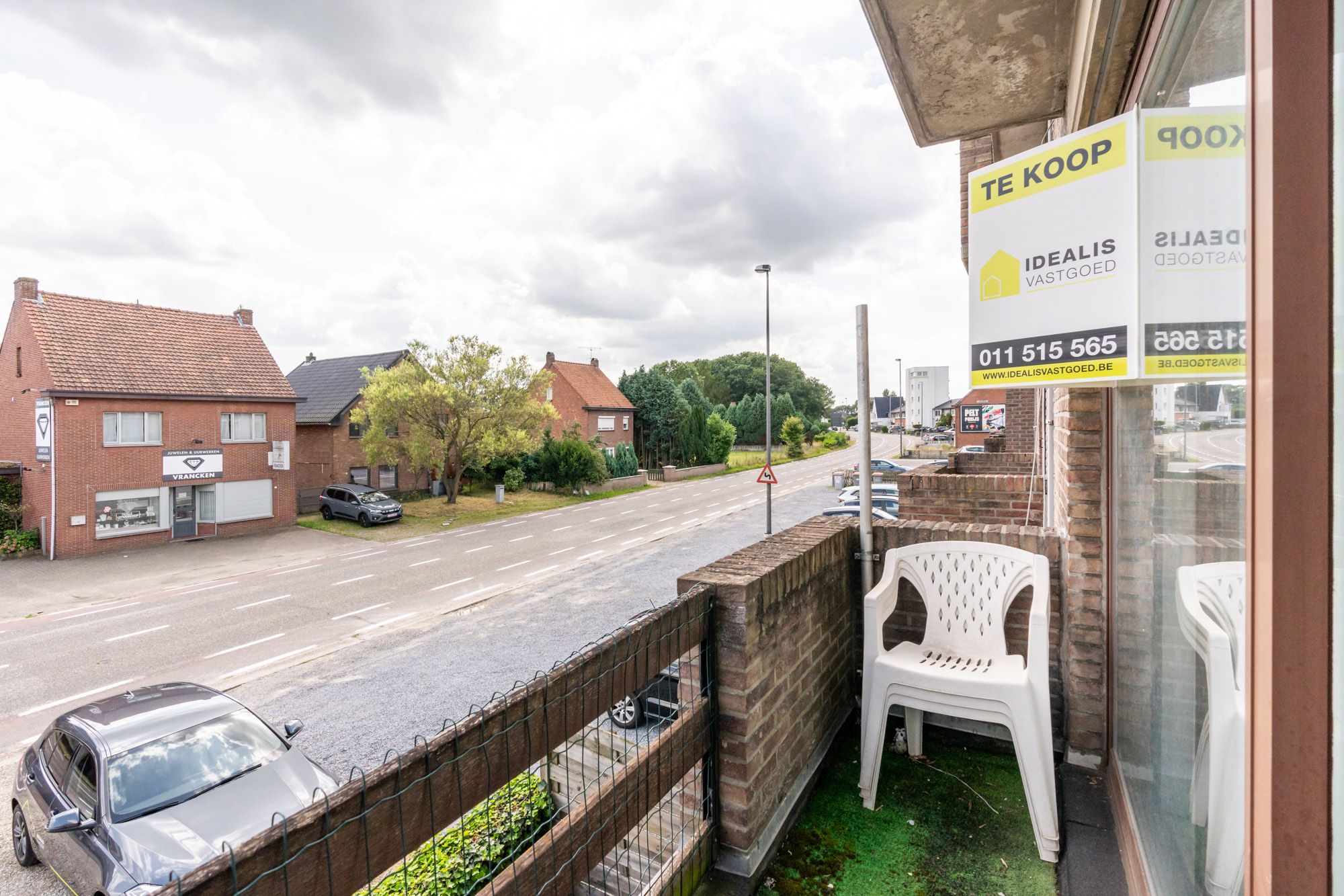 IDEALIS VASTGOED - APPARTEMENT OP 1ste  VERDIEP MET RUIM 80M² BEWOONBARE OPPERVLAKTE, 2 SLAAPKAMERS EN INPANDIGE GARAGE IN HET HARTJE VAN BOCHOLT foto 13