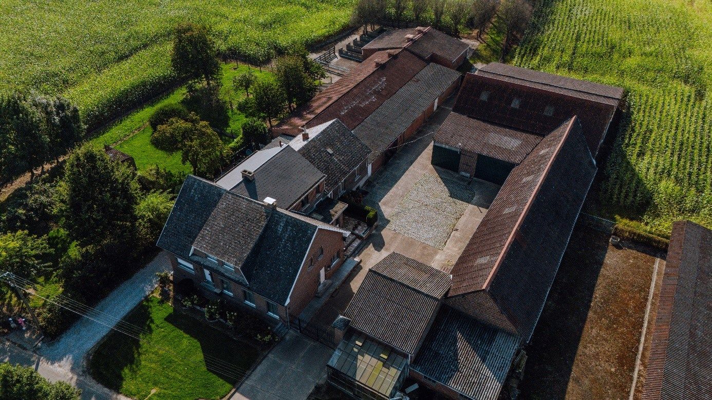 UNIEKE BOERDERIJ TE HERK-DE-STAD OP 2HA 60A 86CA TE KOOP foto 2