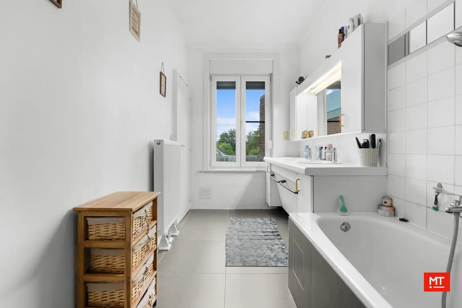 Instapklare woning met 4 slaapkamers en stadskoer in hartje Wervik foto 10