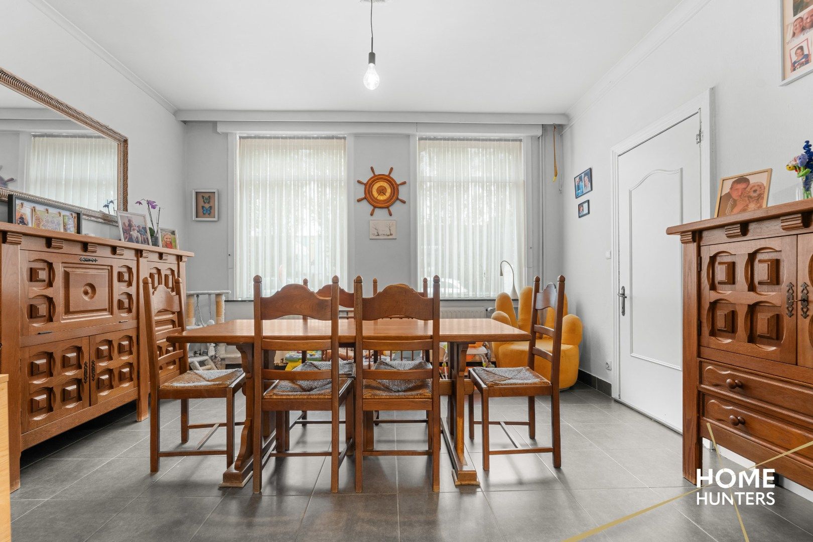 Alleenstaande woning met bijgebouwen op 1050 m² foto 8