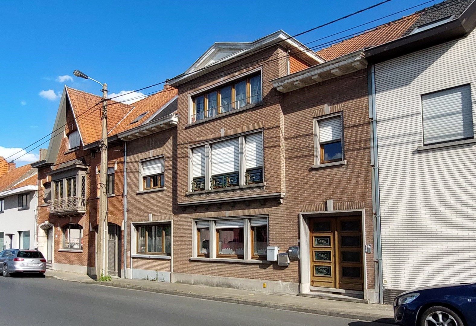 Zeer ruim gelijkvloers appartement met 3 slaapkamers / 2 badkamers & tuin - 175m² foto {{pictureIndex}}