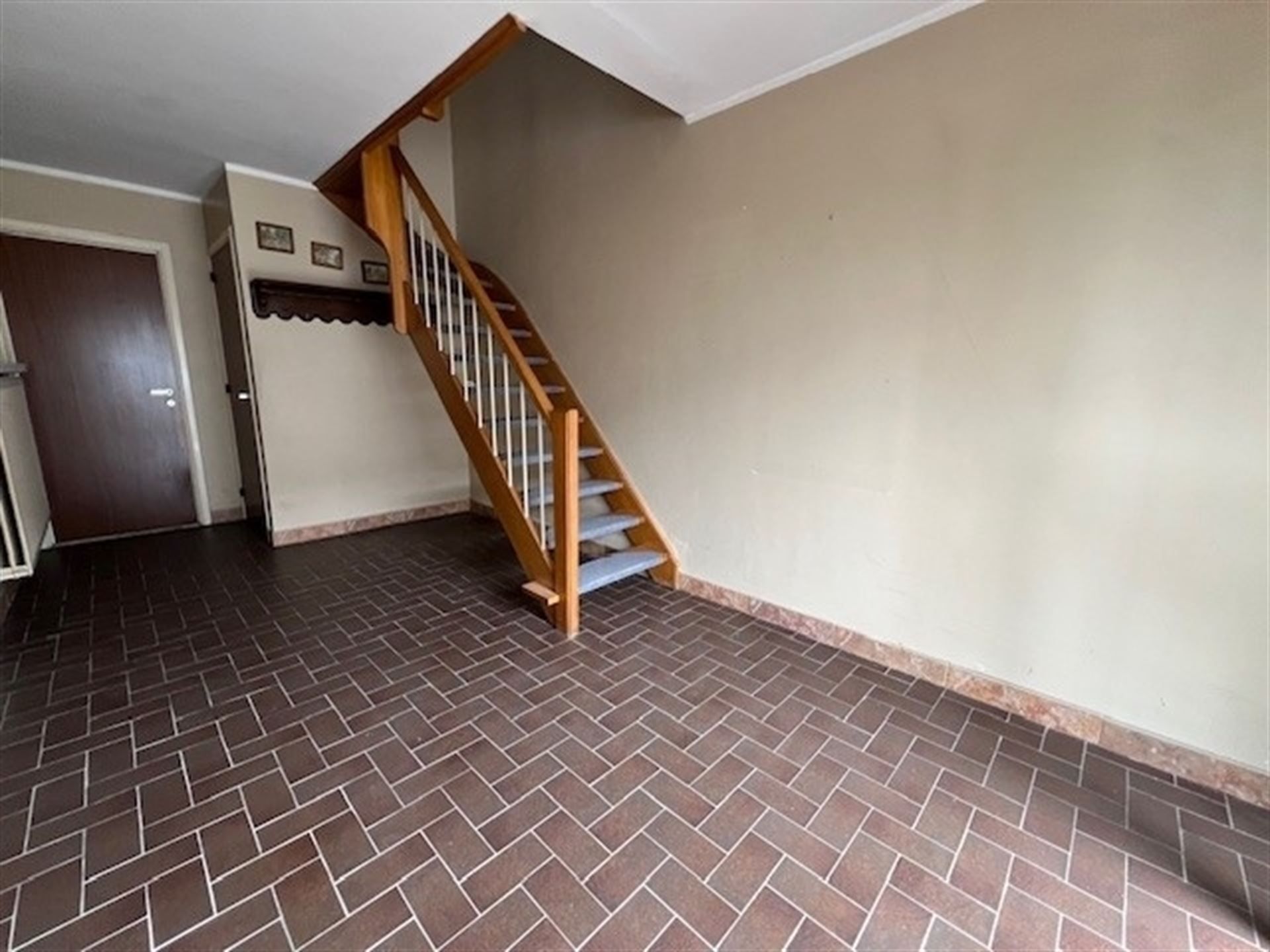 Rustig gelegen bel-étage woning met 4 slaapkamers foto 2