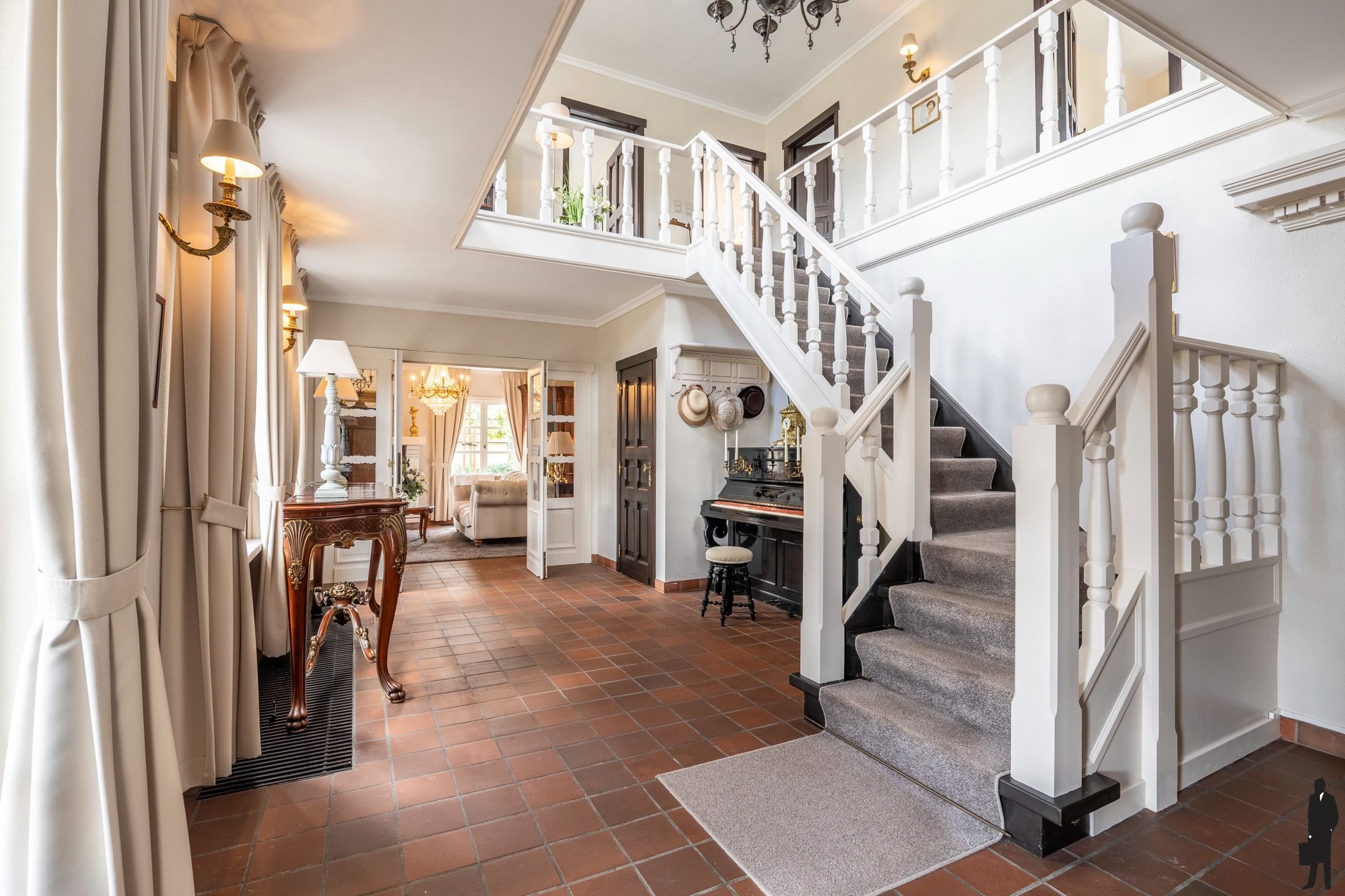 Riante villa met 3 tot 4 slpks. en westtuin op 1.353m² foto 4