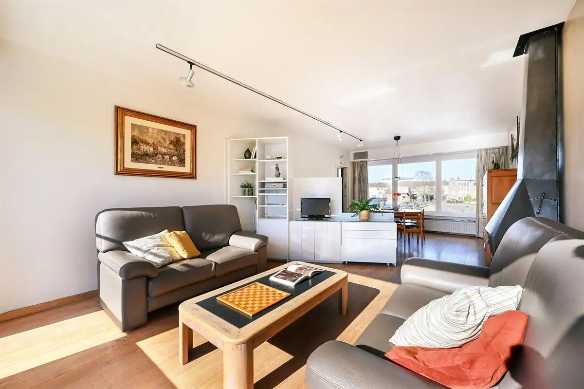 Ruime bel-etage met tuin en zonnig terras in Hoevenen foto 2