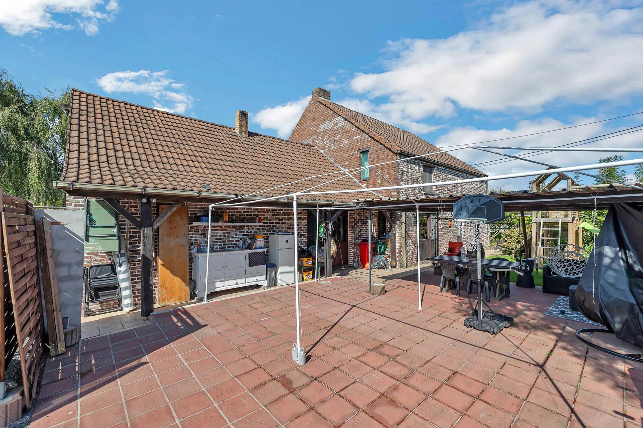 Uitzonderlijke woning met 5 slaapkamers  volledig onderkelderd foto 7