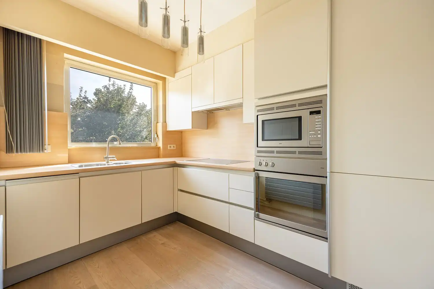 Verzorgd 3-slaapkamer appartement met garagebox foto 6