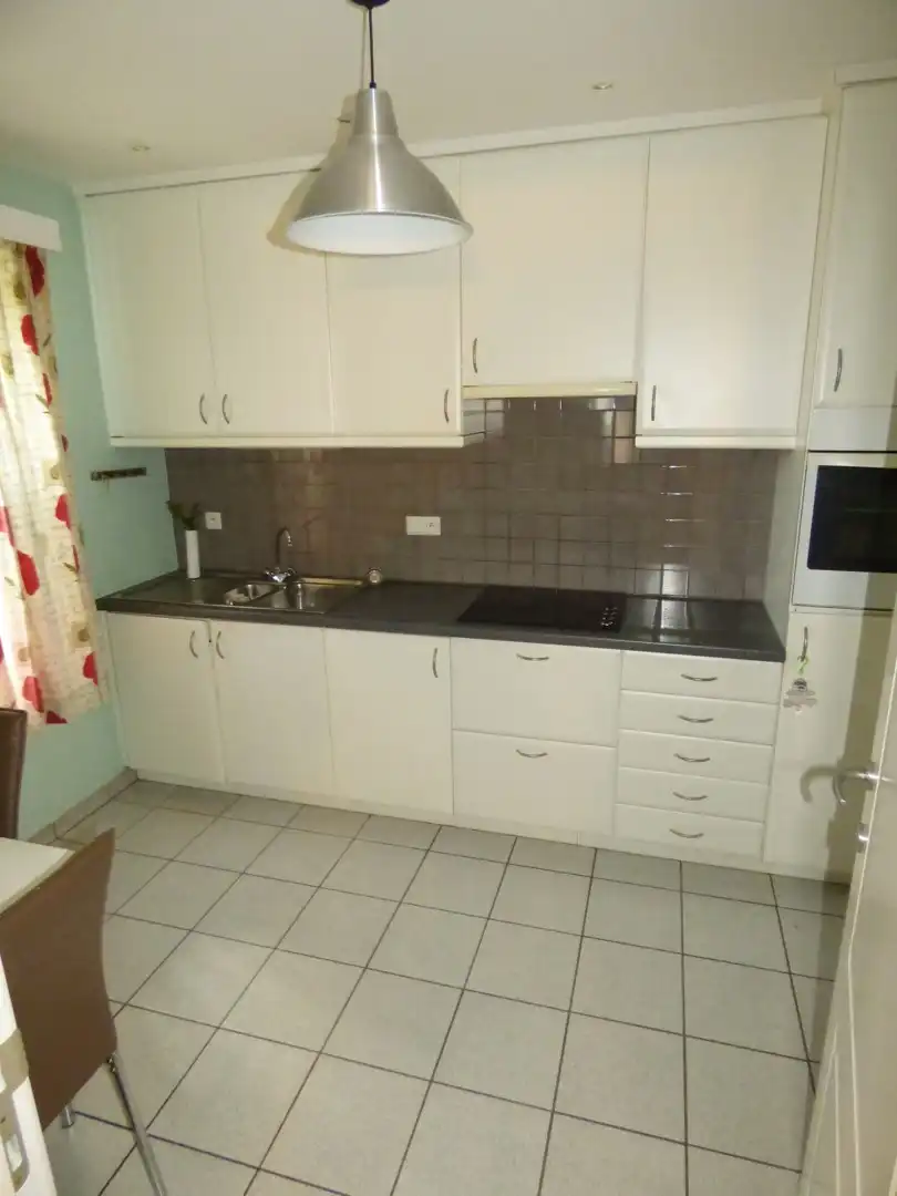 Appartement met 2 slaapkamers en groot terras in centrum Borgloon foto 4