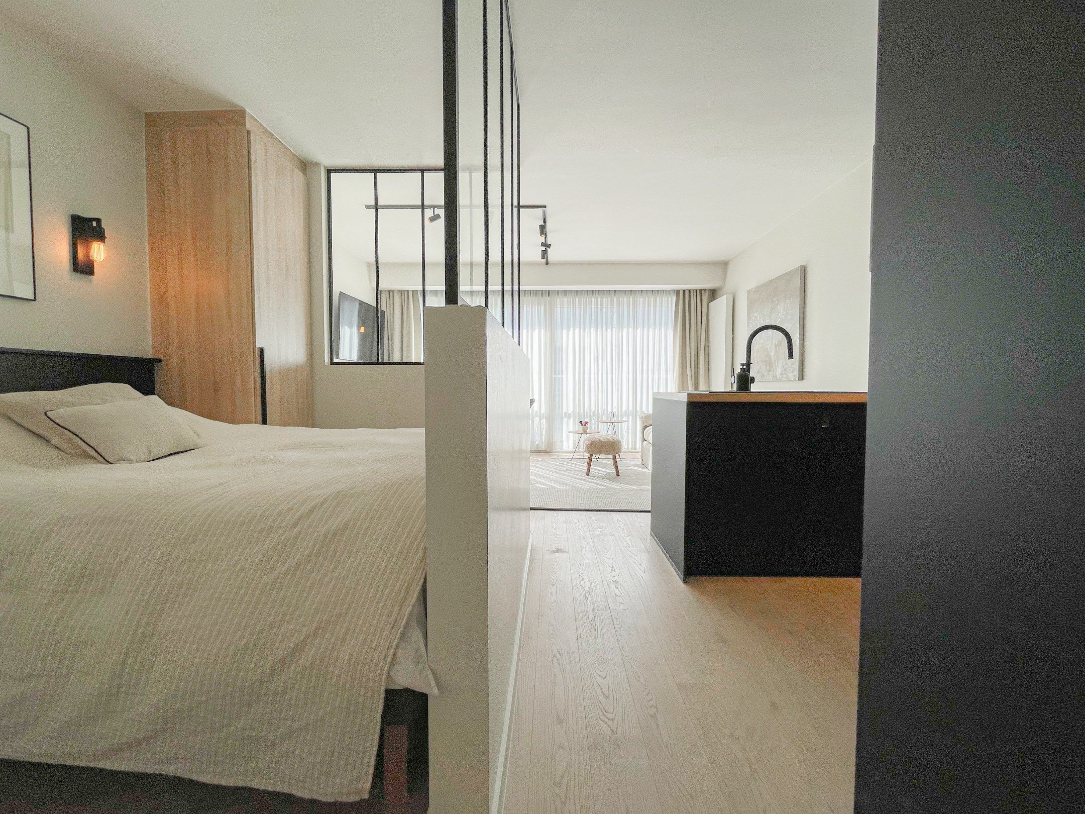 Recent tijdloos gerenoveerd appartement gelegen op de Kustlaan.  foto 14