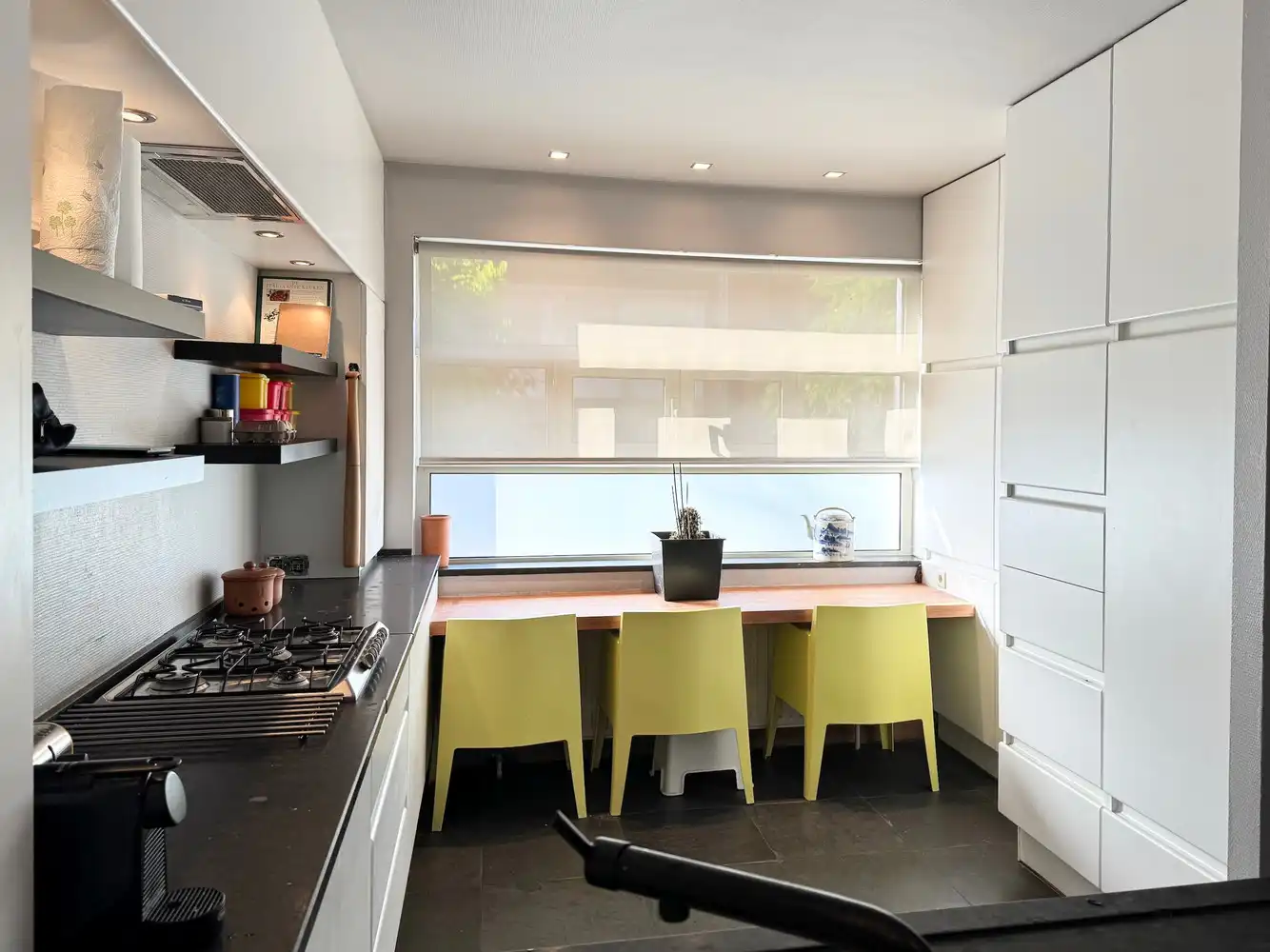 Degelijke woning met 3 slaapkamers gelegen in de rustige, aangename Beukenstraat. foto 4