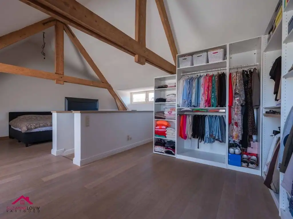 Instapklare woning met handelsruimte in gesloten bebouwing foto 36