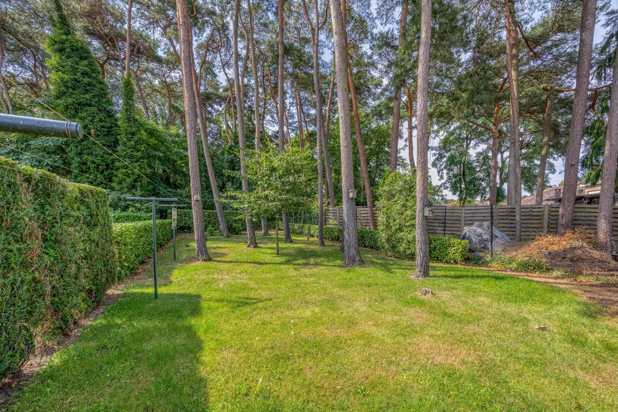 Ruime gezinswoning met 5 slaapkamers in rustige wijk foto 19