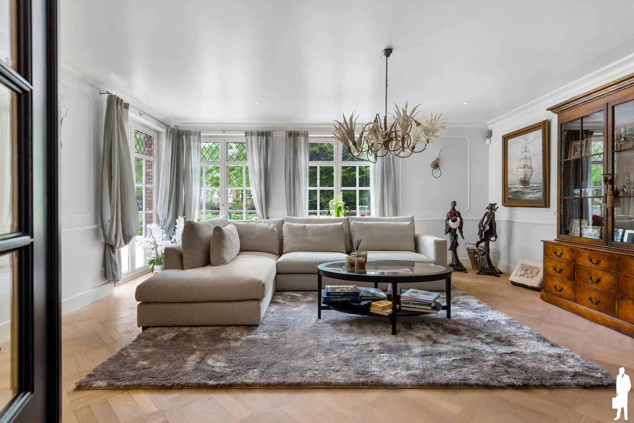Exclusieve villa met zwembad op een perceel van 6.420 m² foto 14