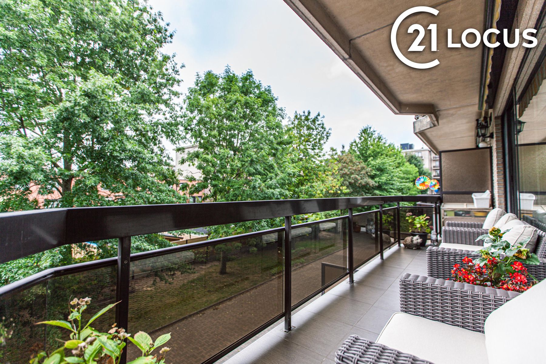 Stijlvol appartement in centrum Beveren met 3 slpk en terras foto {{pictureIndex}}