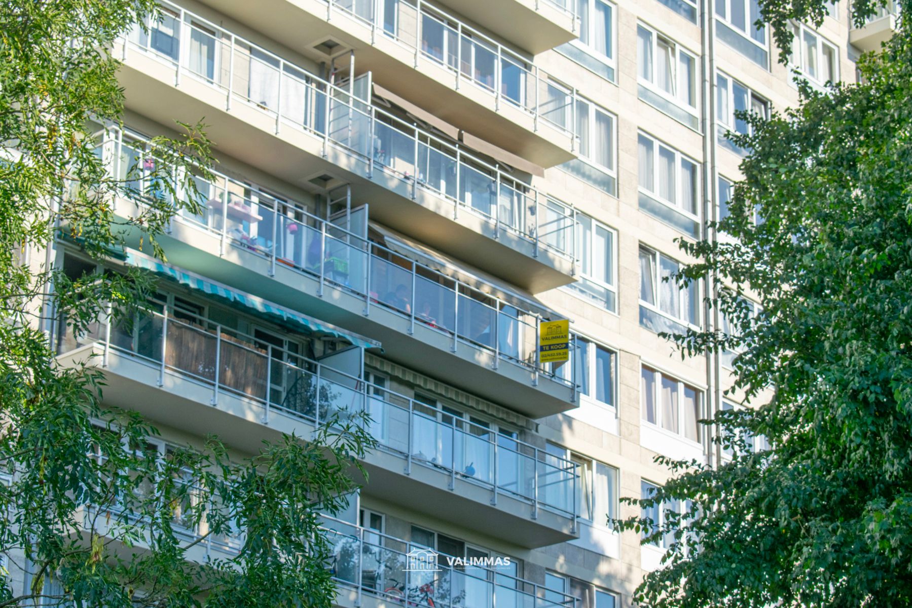 Verzorgd, energiezuinig appartement met mooi terras & kelder foto 2
