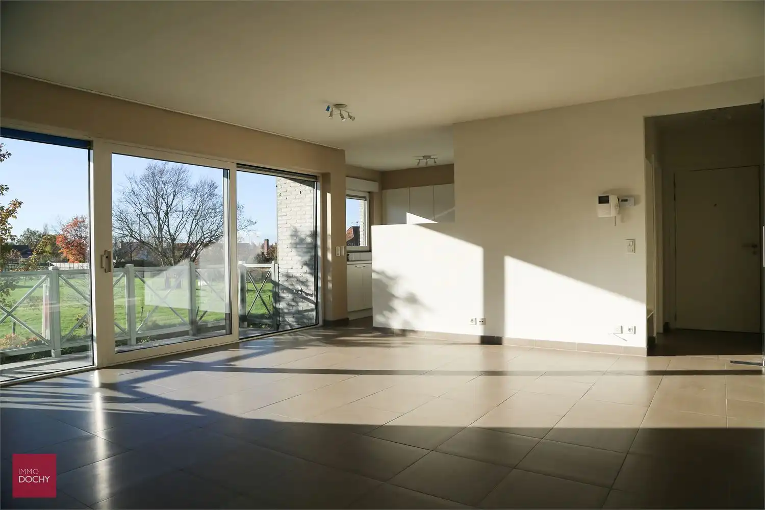 Gezellig en goed gelegen appartement met zonneterras | Leeuwkestraat foto {{pictureIndex}}