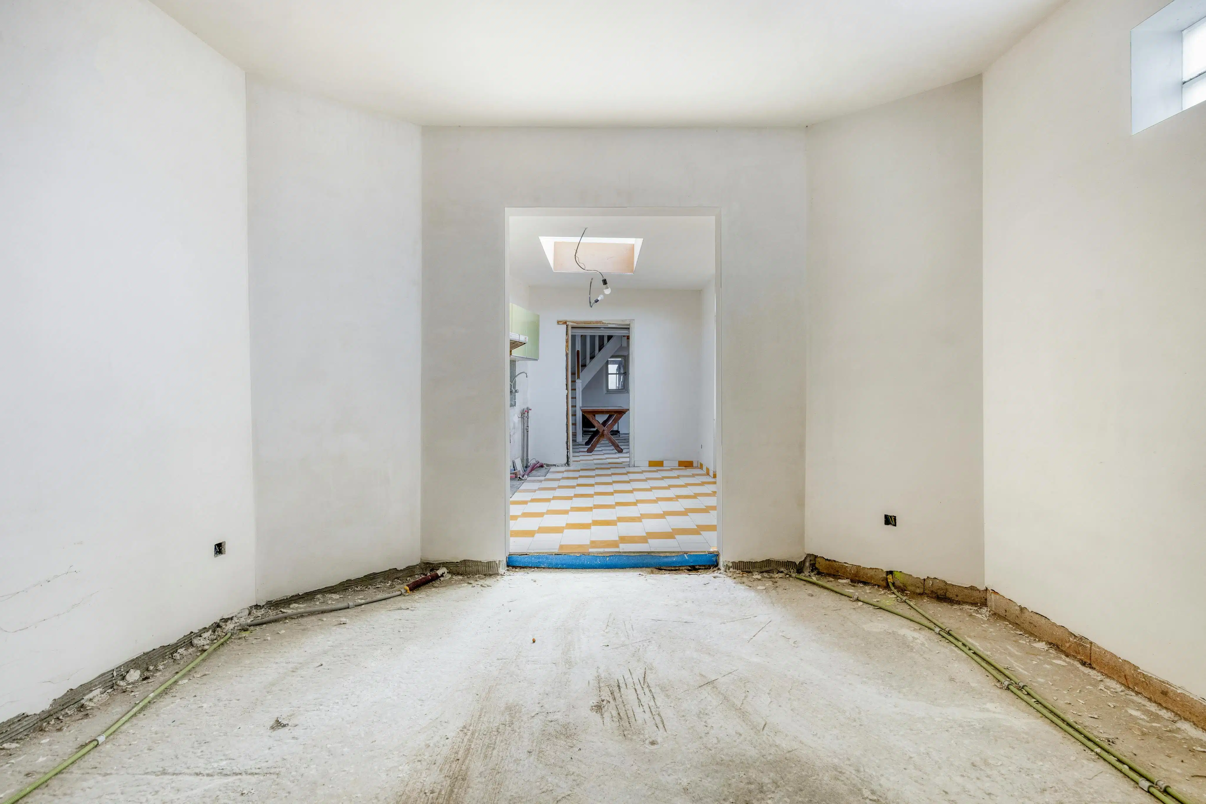 Verder te renoveren woning met tuin en garage in Adinkerke. foto 13