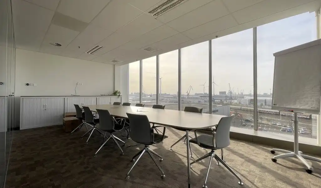 Vernieuwde kantoren te huur in Ahlers Building te Antwerpen foto 12