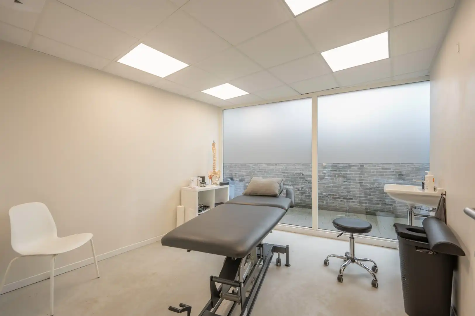 Commerciële toplocatie in Brugge – veelzijdige handelsruimte met tal van mogelijkheden! foto 5
