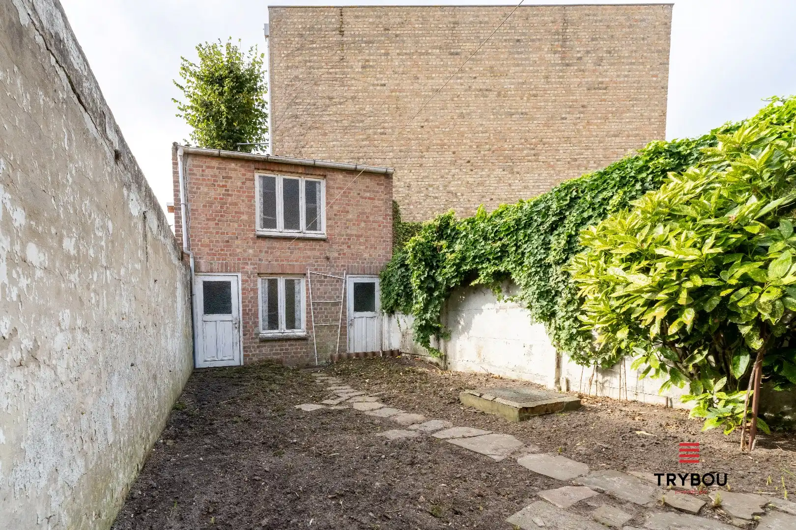 🏠 Te koop in het hart van Diksmuide – Woning met woon-winkelcombinatie en charmant stadstuintje foto 6