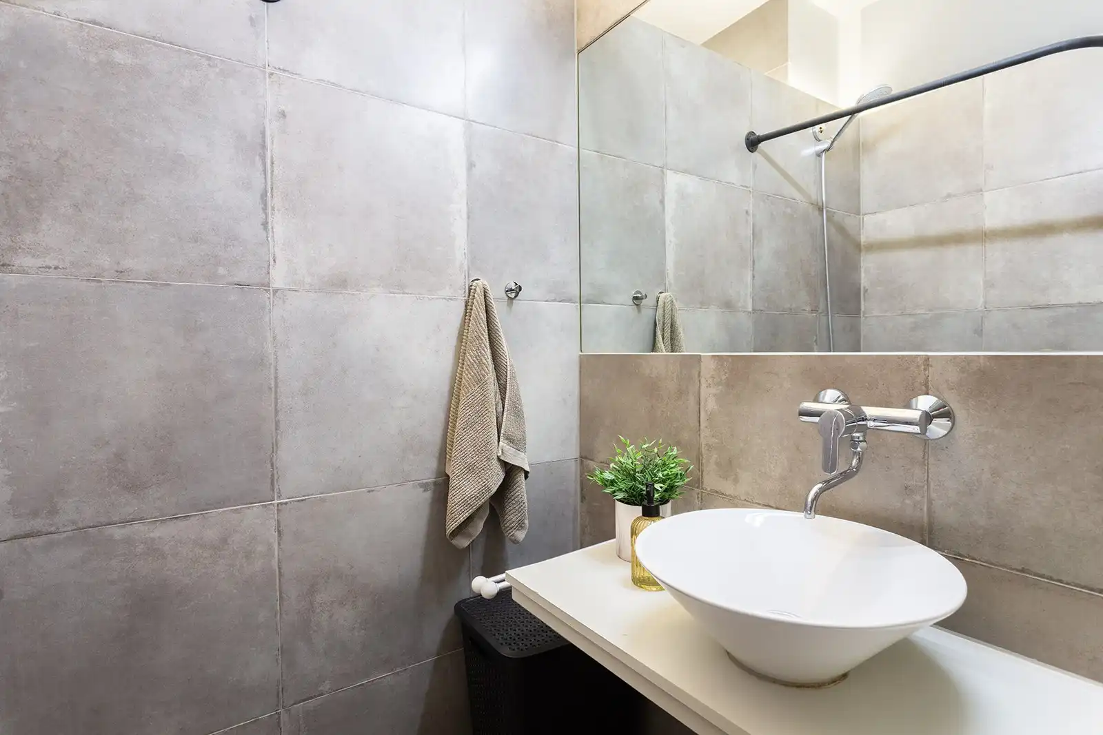 Gemeubeld designappartement op toplocatie foto 19