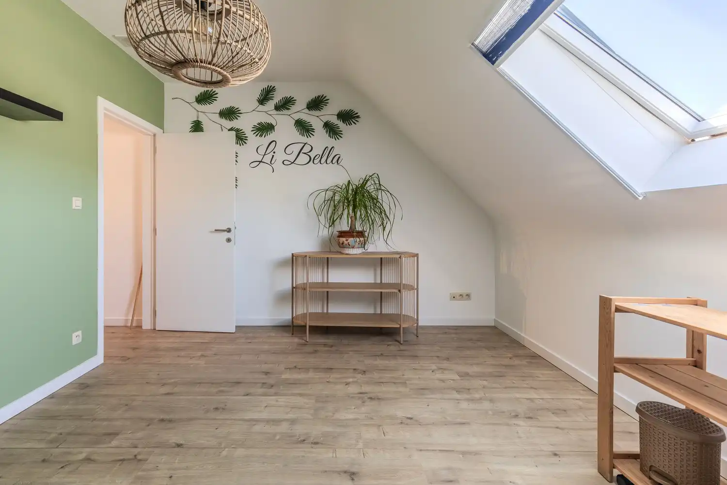 Energiezuinig duplex-appartement met twee slaapkamers, terras en autostaanplaats nabij Maastricht foto 19