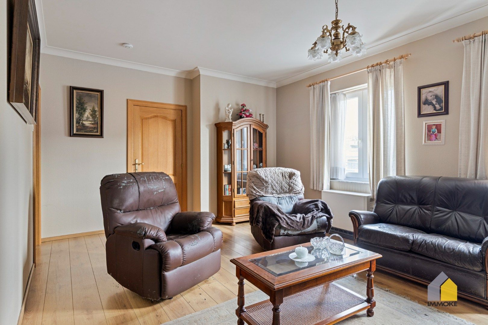 Te renoveren woning met 4 slpks, polyvalente ruimte en knusse tuin. foto 4