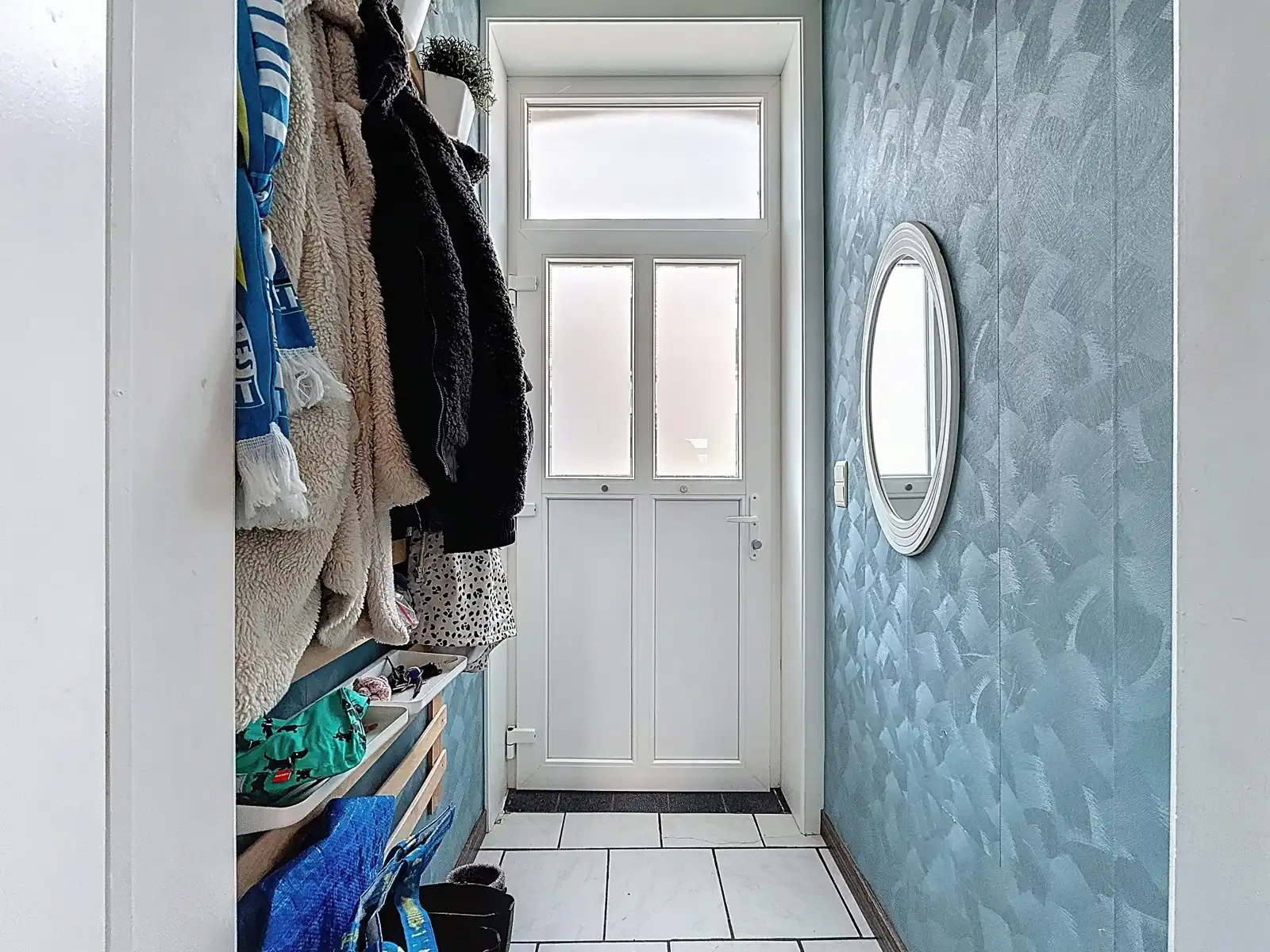 Charmante woning met 2 (3de mogelijk) slpks + koer foto 2