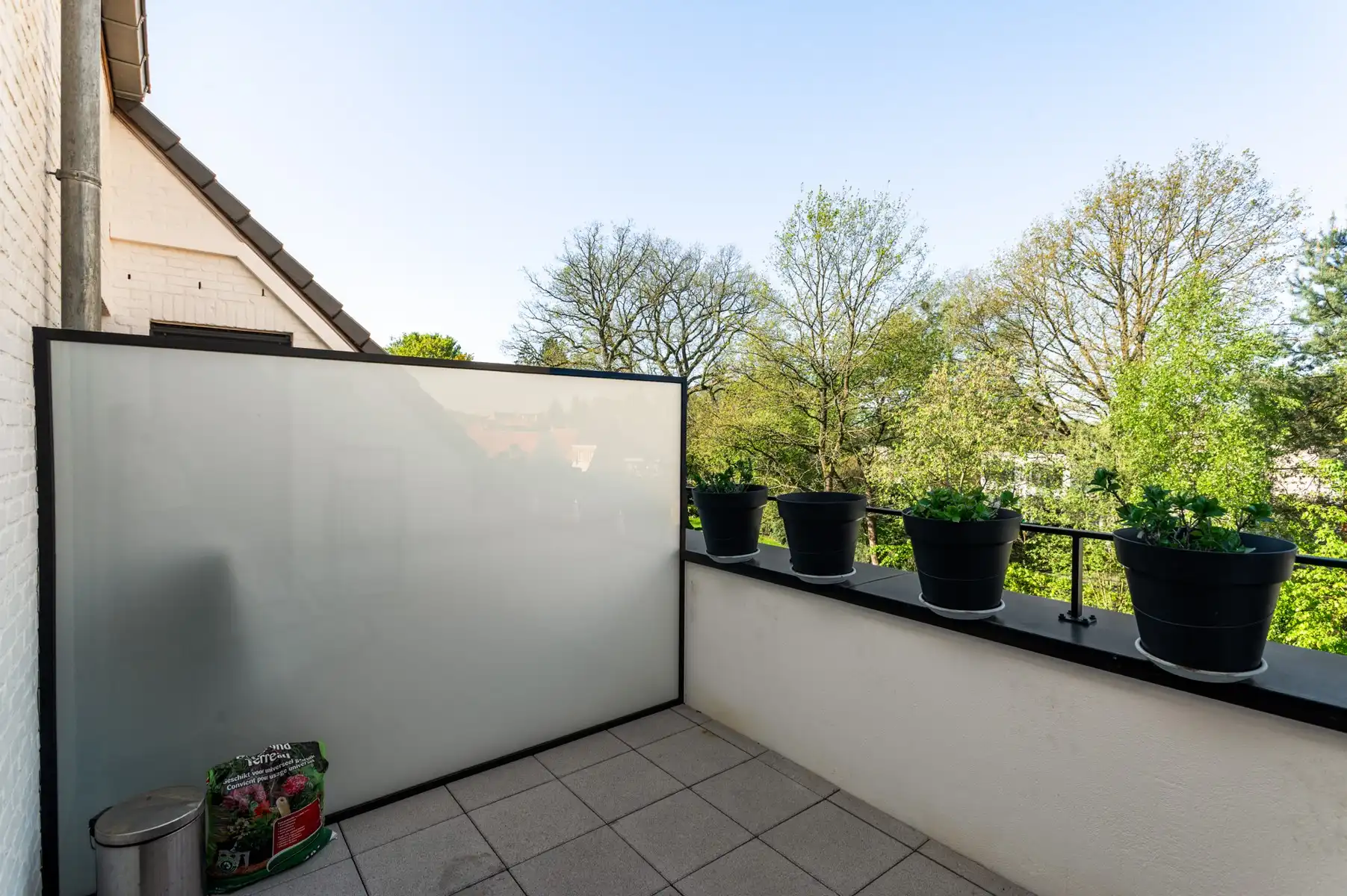 Recent appartement met terras en 2 ondergrondse autostaanplaatsen in het centrum foto 6