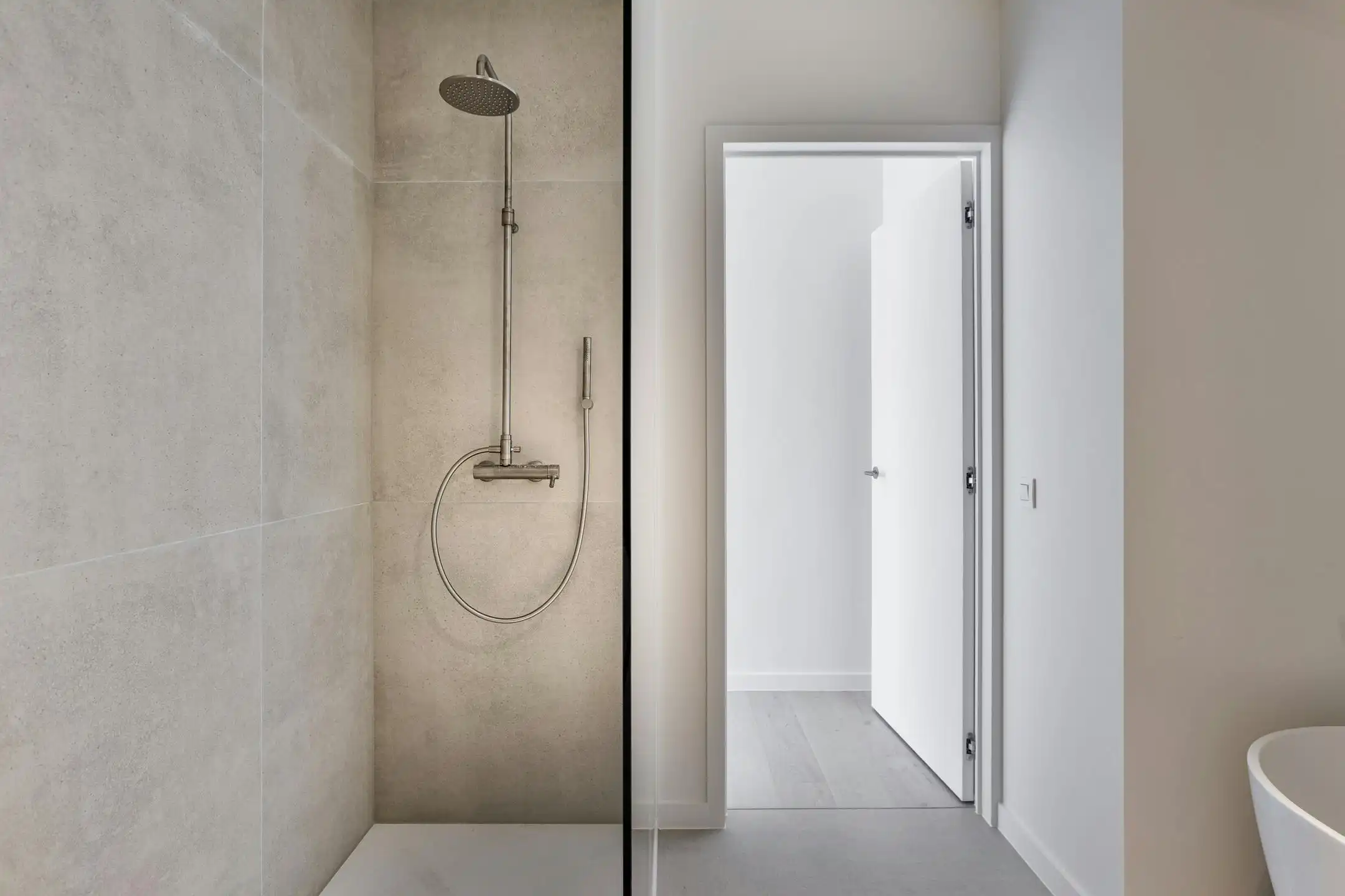 Ruim nieuwbouw appartement (147m²) met 3 slaapkamers foto 14