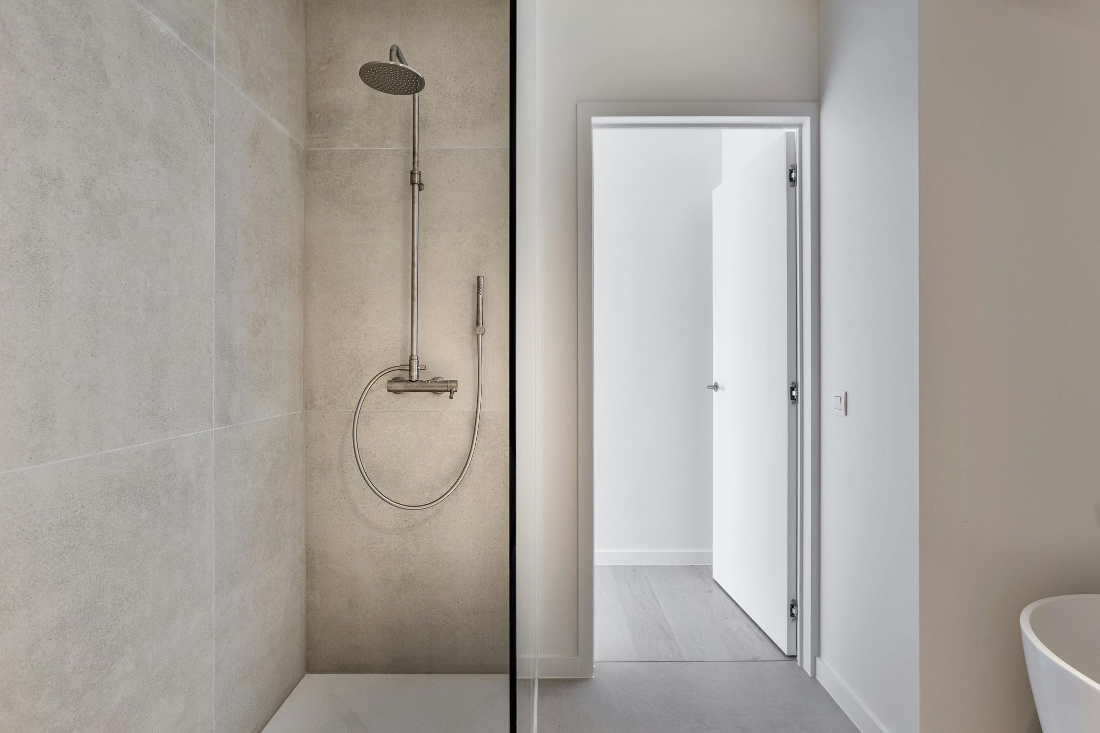 Ruim nieuwbouw appartement (147m²) met 3 slaapkamers foto 14