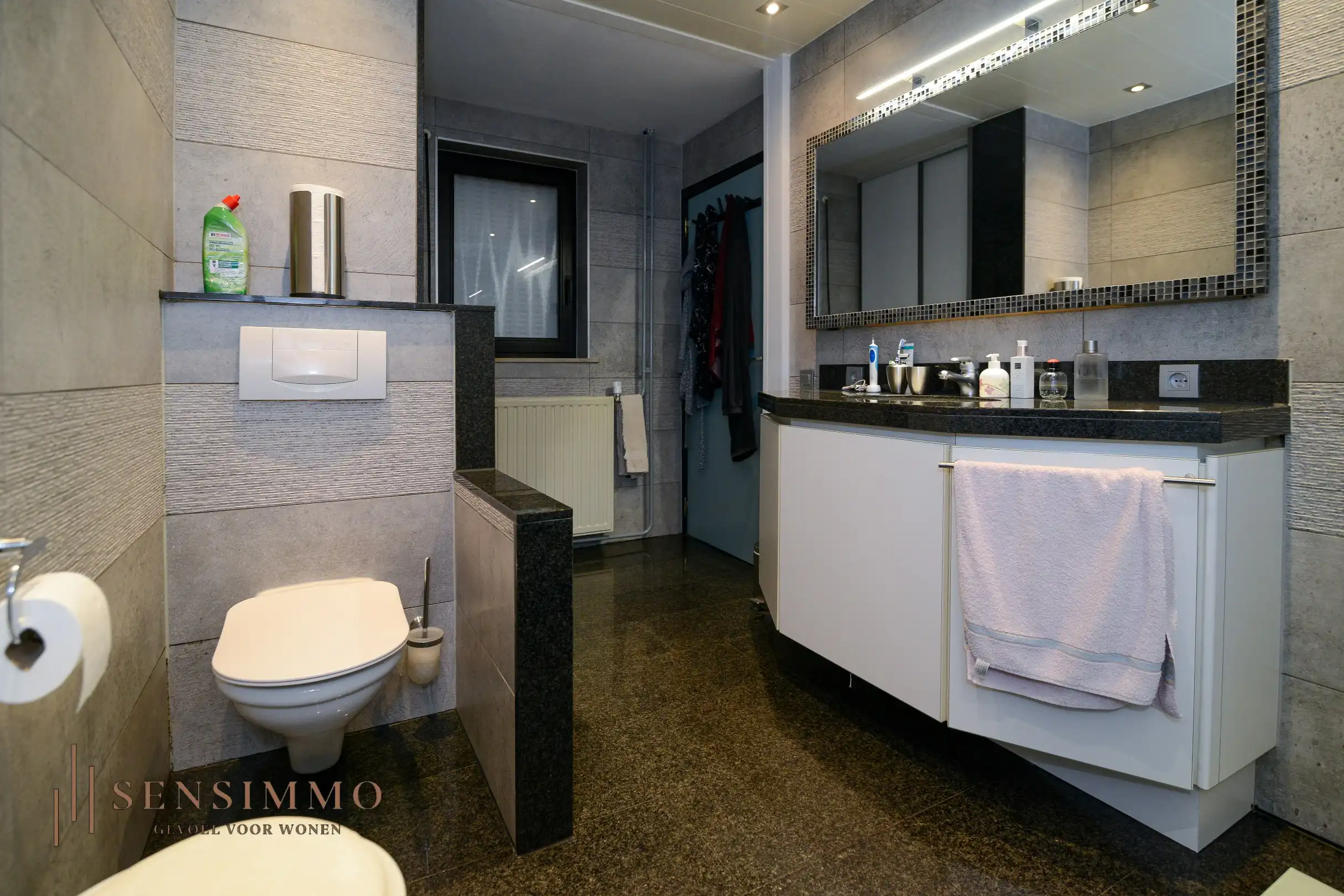 Open bebouwing met 3 slaapkamers op ruim perceel van 13a foto 18