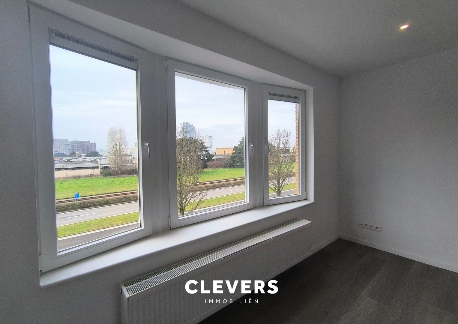 Topaanbieding te huur! Gerenoveerde duplex foto 8