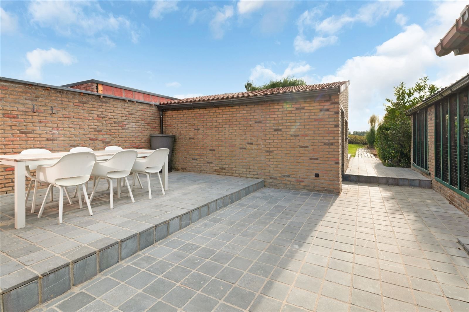 Gezellige gezinswonig met grote tuin op 27are20 foto 10