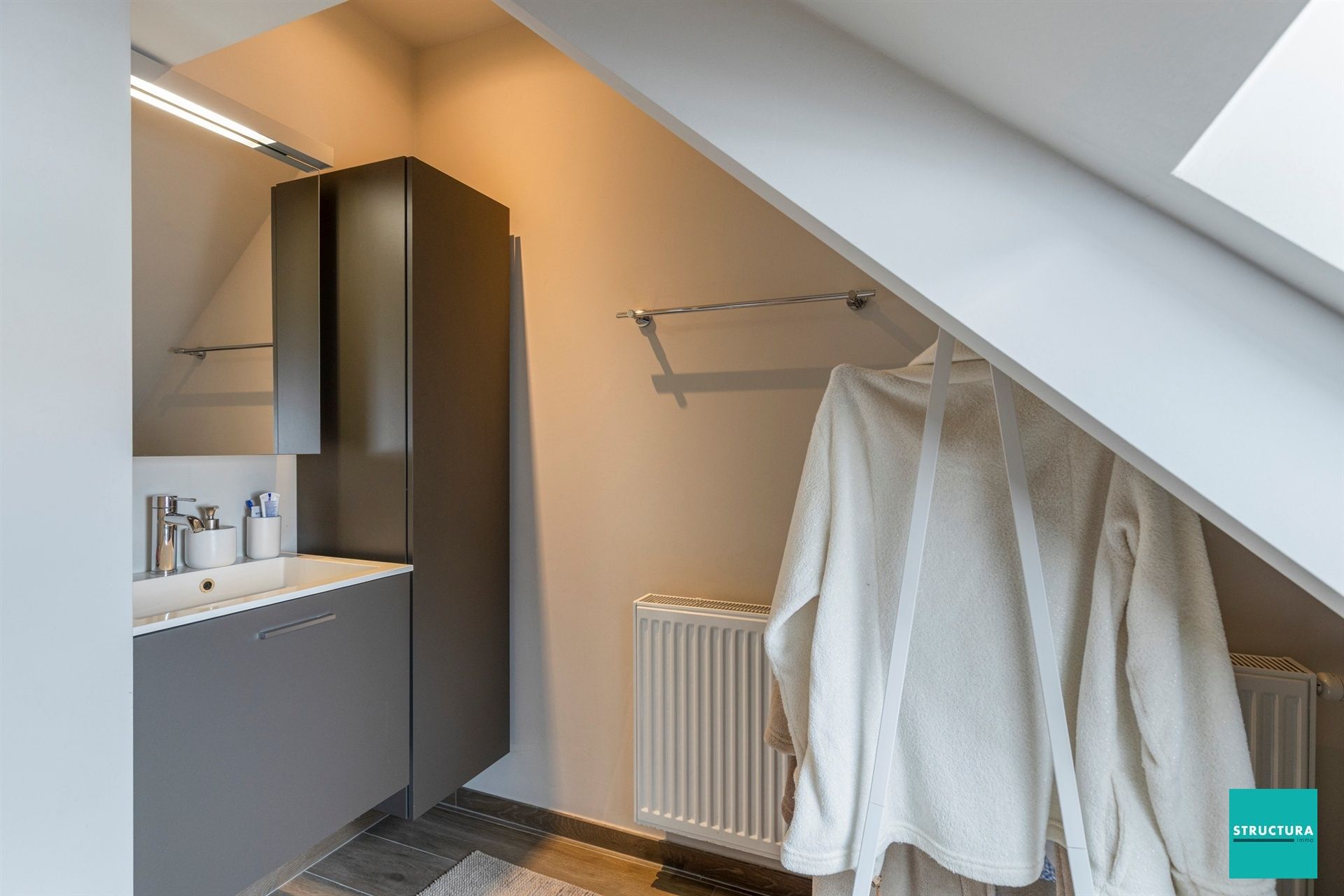 Gerenoveerde, energiezuinige woning in het centrum foto 27