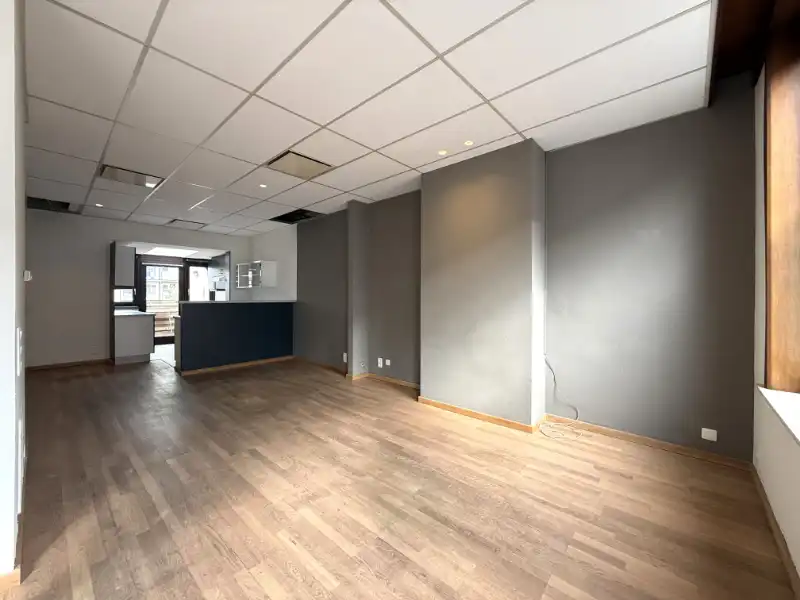 Lichtrijk duplexappartement met terras op wandelafstand van de Markt foto 5