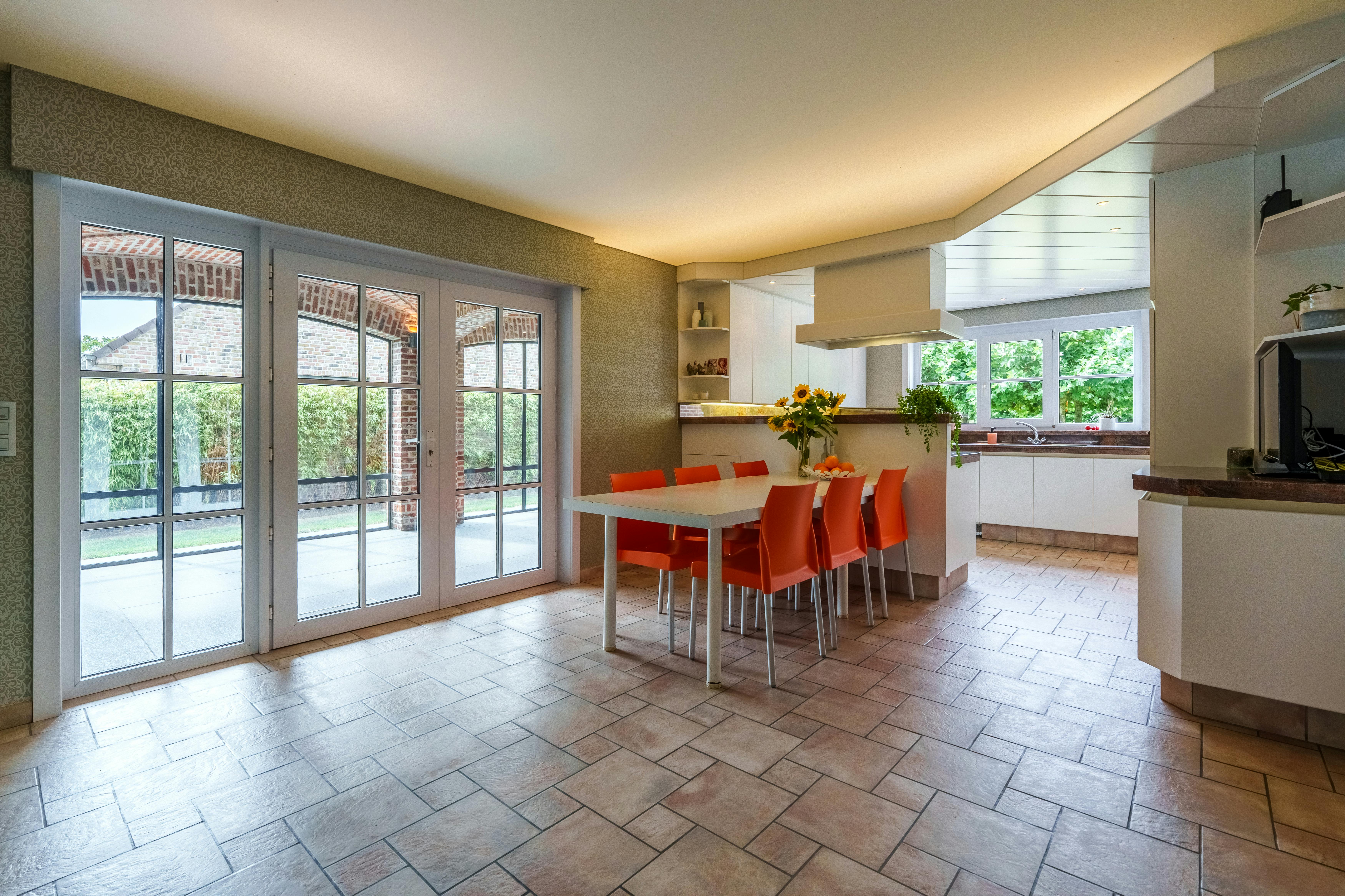 Ruime villa te koop in Gits met bijgebouw op 1.639 m² foto 9