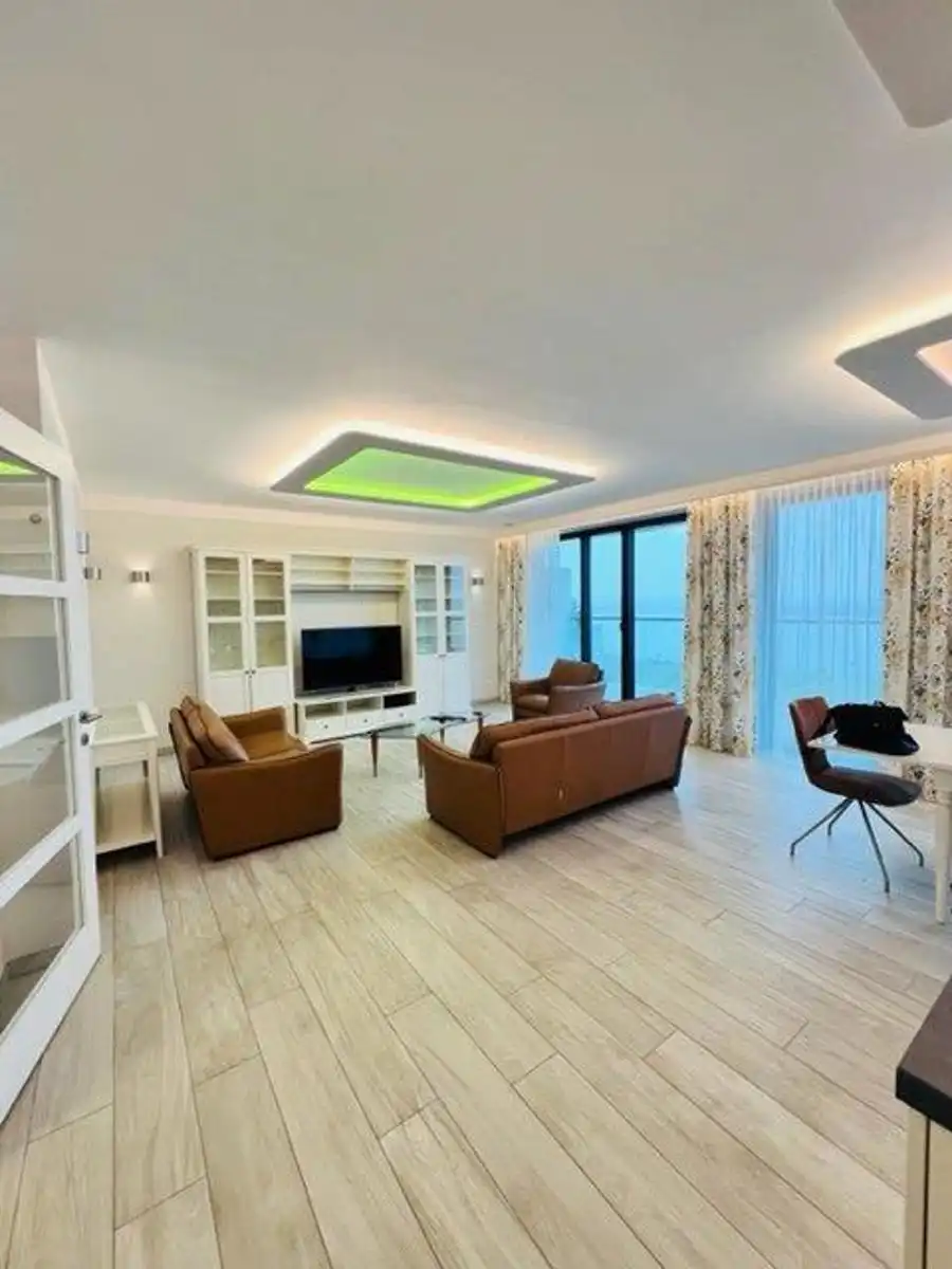 Prachtig gemeubeld 3-slaapkamer app. met front scheldezicht foto {{pictureIndex}}