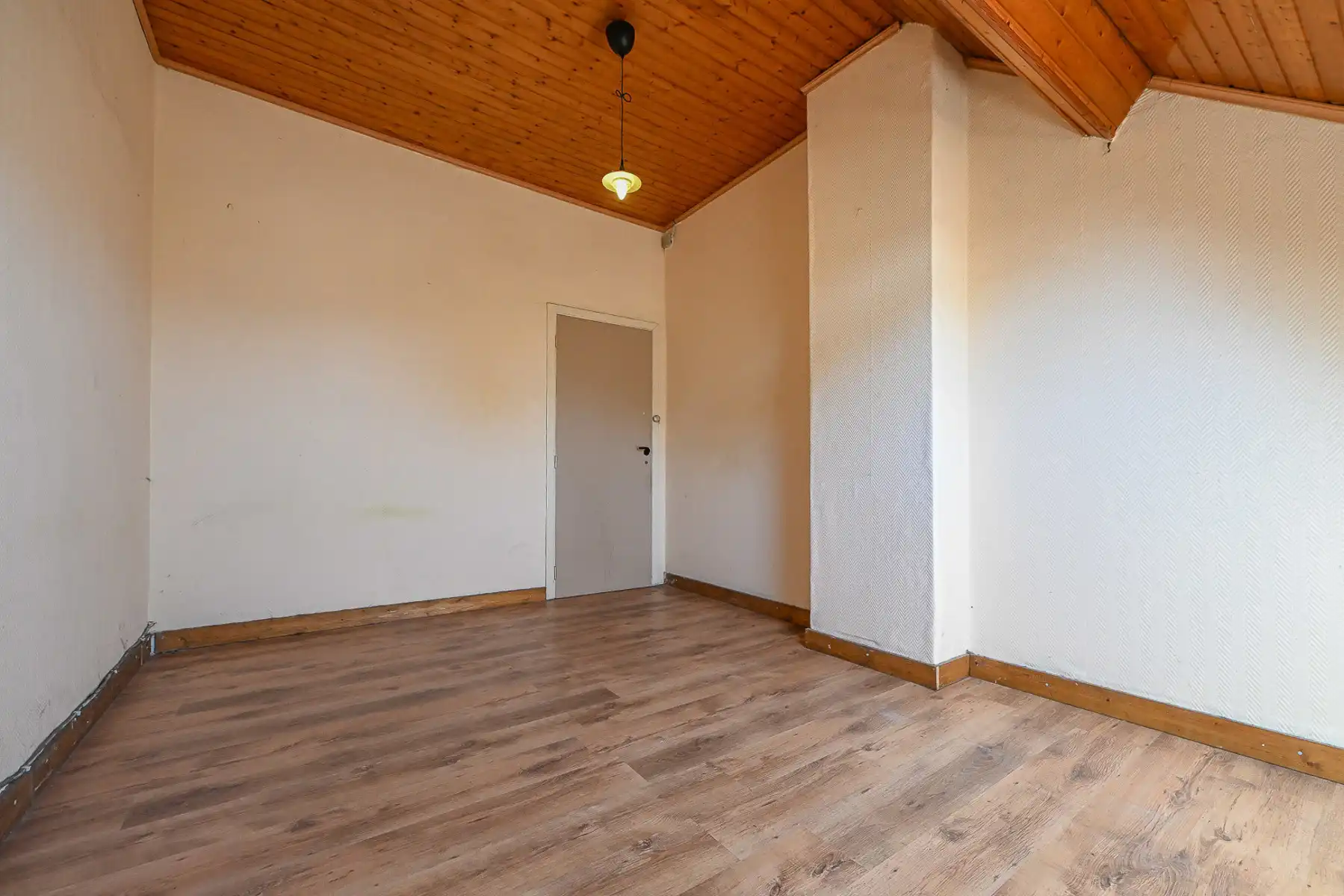 Charmante te renoveren woning met vrij zicht in Ekeren-Donk foto 11