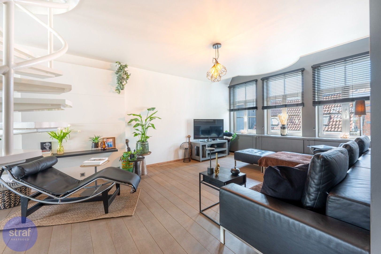 Duplexappartement in hartje Antwerpen foto {{pictureIndex}}