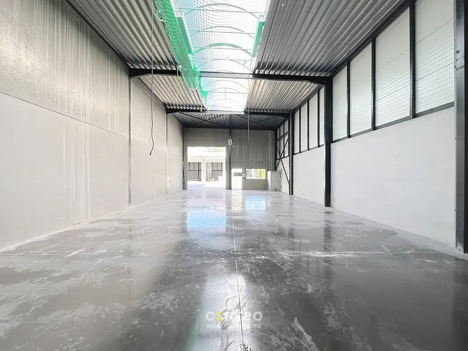 Nieuwbouw KMO-units van 220m² TE HUUR (VH van 7m, 2 parkings, aparte loopdeur en raam), te Kerkhove (Avelgem). foto 11