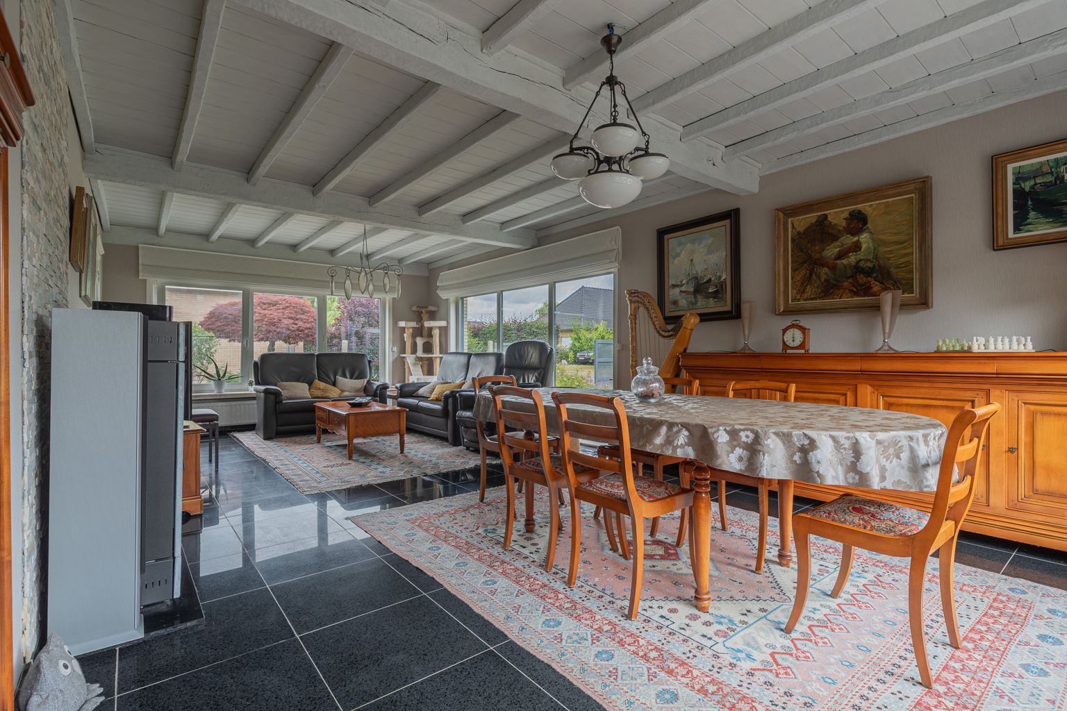 Rustig gelegen bungalow met 3 slaapkamers! foto 4