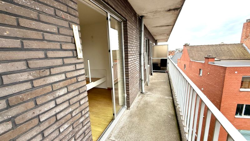 Ruim, centraal gelegen appartement met 2 slaapkamers en terras foto 11