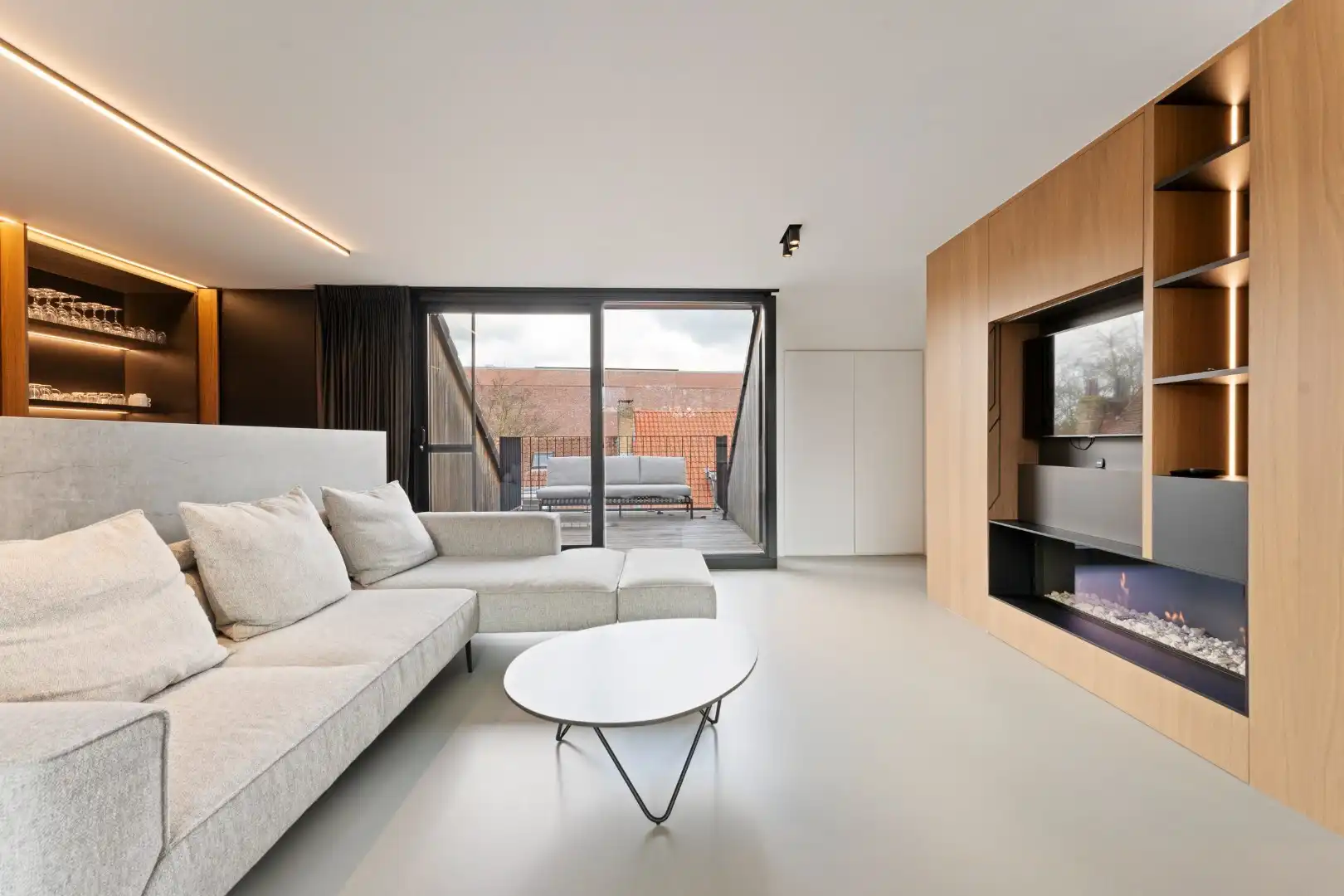 Luxueus afgewerkte penthouse te huur in het hart van Brugge! foto 3