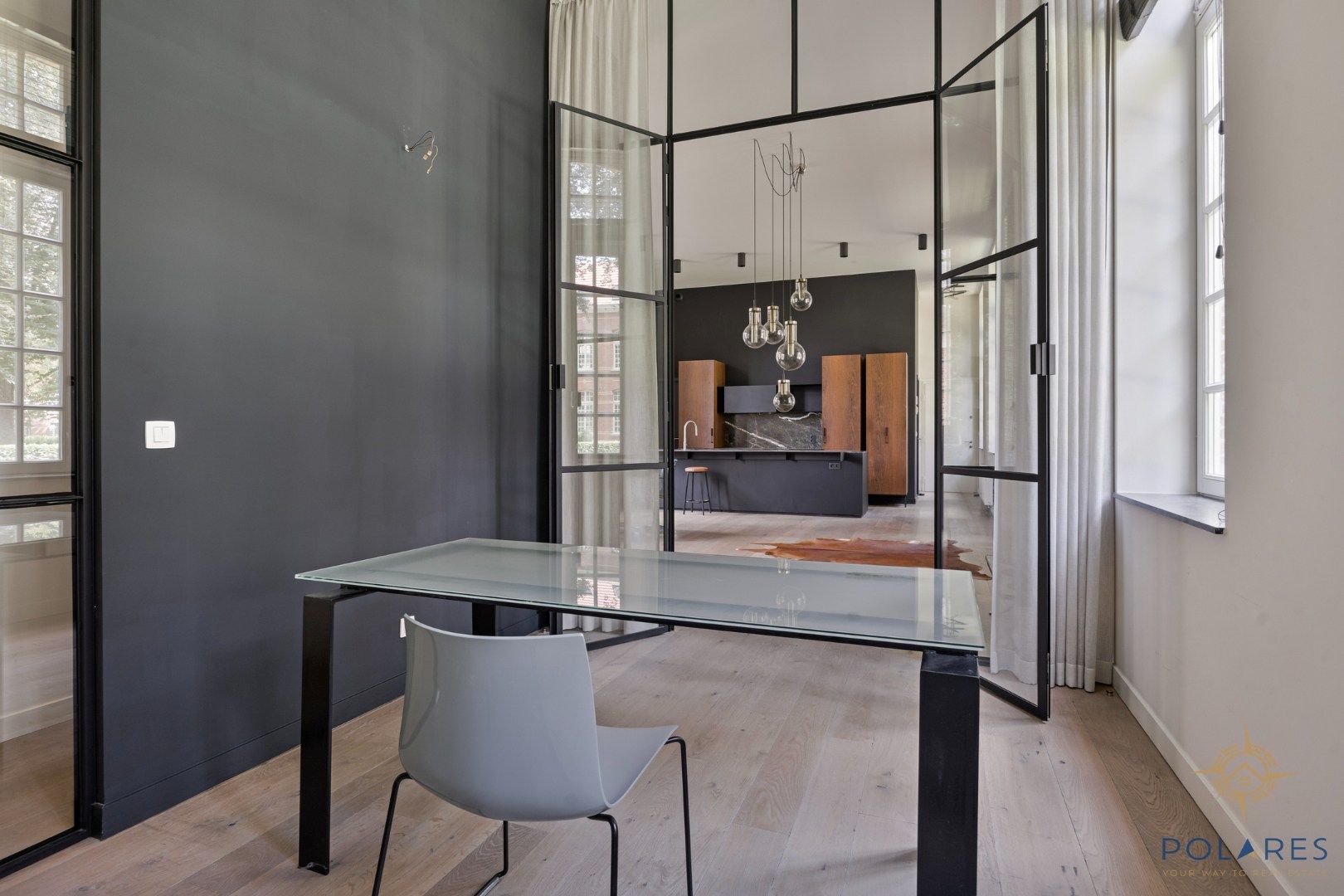 Gelijkvloers 2 slaapkamer appartement met tuin en unieke erfgoedwaarde foto 9