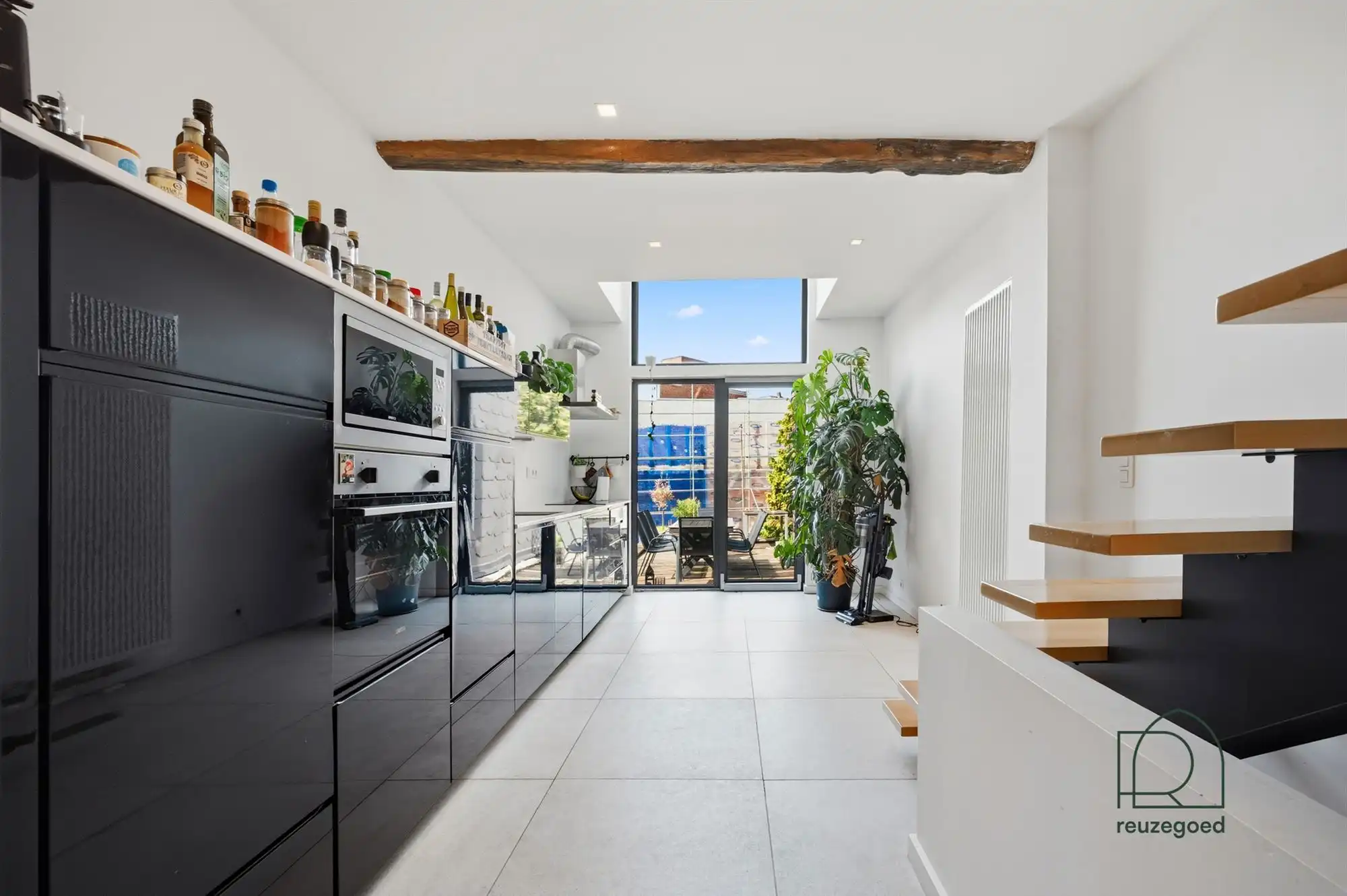 Instapklare stadswoning met garage en 3 slaapkamers op een toplocatie in Mechelen foto 2